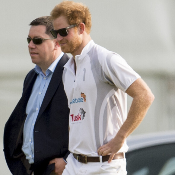 Le prince Harry lors de l'Audi Polo Challenge à Ascot le 28 mai 2016, qu'il disputait avec son frère le prince William au profit des associations Tusk Trust et Sentebale qu'ils soutiennent.