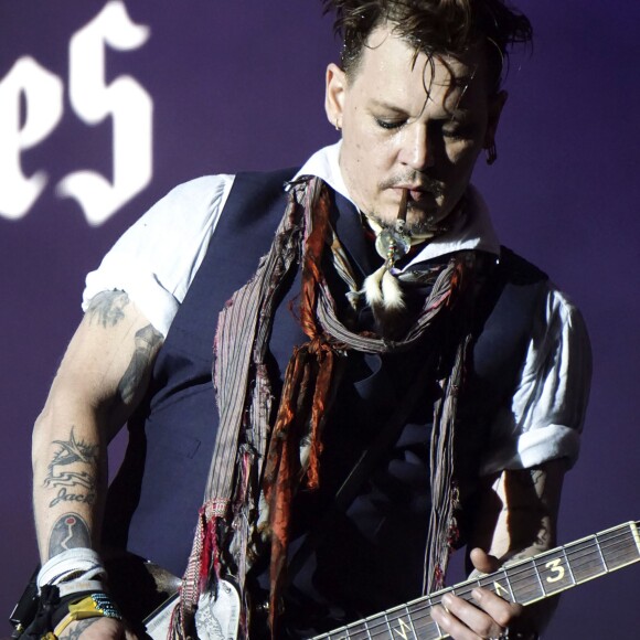 Johnny Depp en concert avec le groupe The Hollywood Vampires à Herborn le 29 mai 2016.