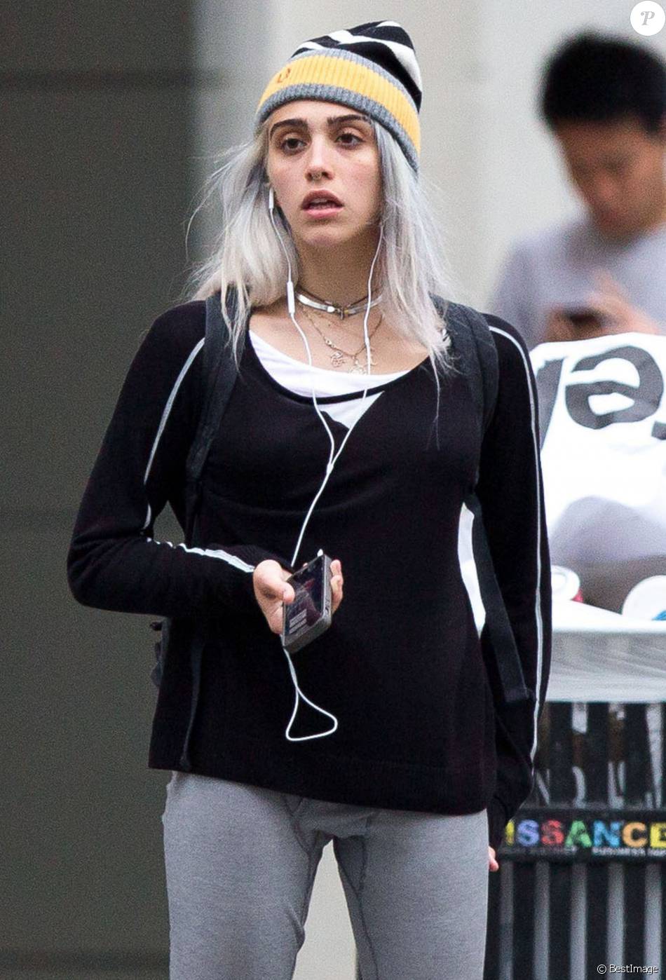 Lourdes Leon arbore un nouveau look dans les rues de New ...