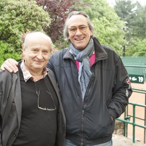 Michel Jonasz et Philippe Lavil lors de la première journée du Trophée des Personnalités de Roland-Garros 2016, mercredi 1er juin 2016.