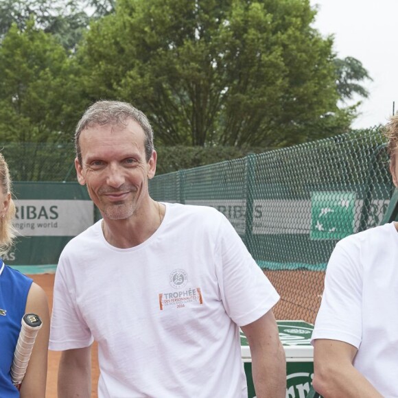 Marina Shamyako, Pat Angeli et Arnaud Lemaire lors de la première journée du Trophée des Personnalités de Roland-Garros 2016, mercredi 1er juin 2016.