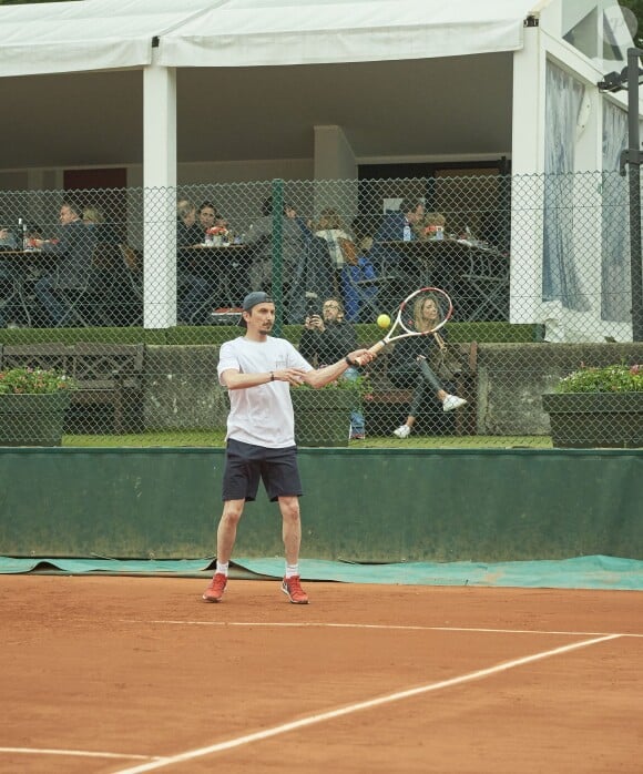 Arnaud Tsamère lors de la deuxième journée du Trophée des Personnalités de Roland-Garros 2016, jeudi 2 juin 2016.