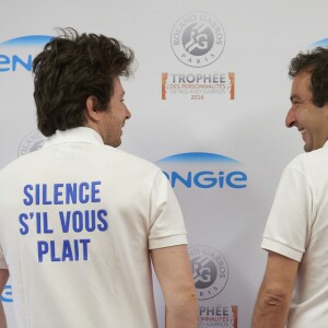 Jean Imbert et Cyrille Eldin lors de la troisième et dernière journée du Trophée des Personnalités de Roland-Garros 2016, vendredi 3 juin 2016.