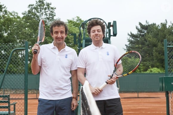 Cyrille Eldin et Jean Imbert lors de leur demi-finale au troisième et dernier jour du Trophée des Personnalités de Roland-Garros 2016, vendredi 3 juin 2016.