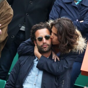Laurie Cholewa et son nouveau compagnon dans les tribunes des internationaux de France de Roland Garros à Paris le 4 juin 2016. © Moreau - Jacovides / Bestimage