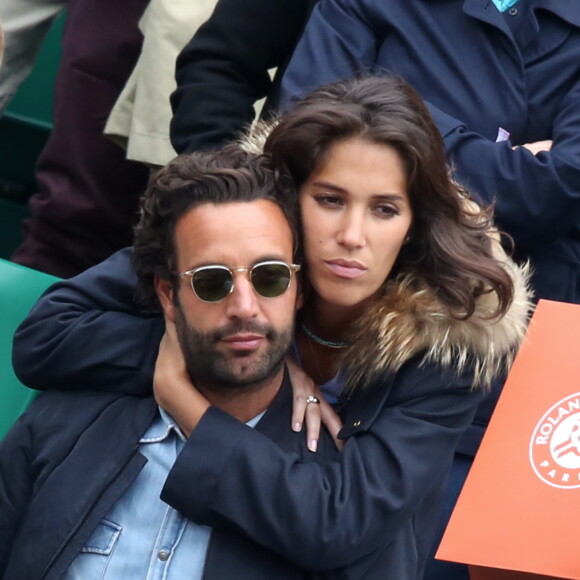 Laurie Cholewa et son nouveau compagnon dans les tribunes des internationaux de France de Roland Garros à Paris le 4 juin 2016. © Moreau - Jacovides / Bestimage