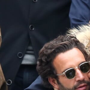 Laurie Cholewa et son nouveau compagnon dans les tribunes des internationaux de France de Roland Garros à Paris le 4 juin 2016. © Moreau - Jacovides / Bestimage