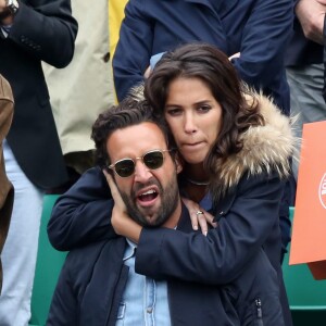 Laurie Cholewa et son nouveau compagnon dans les tribunes des internationaux de France de Roland Garros à Paris le 4 juin 2016. © Moreau - Jacovides / Bestimage
