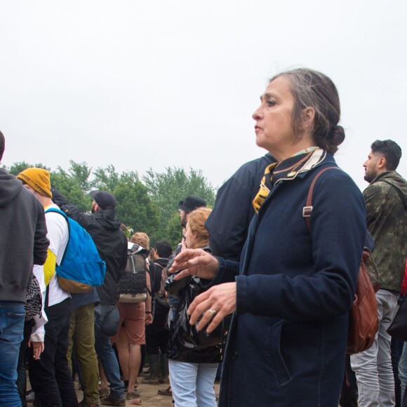 Exclusif - Catherine Ringer lors du concert du groupe Minuit composé entre autres de sa fille Simone Ringer et de son fils Raoul Chichin lors du festival "We Love Green" dans une clairière du bois de Vincennes le 4 Juin 2016. © Lionel Urman / Bestimage