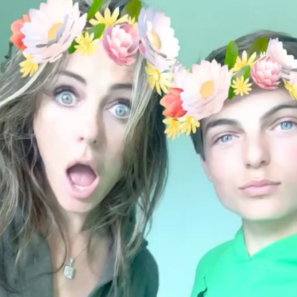 Elizabeth Hurley a publié une photo d'elle avec son fils Damian sur sa page Instagram, au début du mois de juin 2016