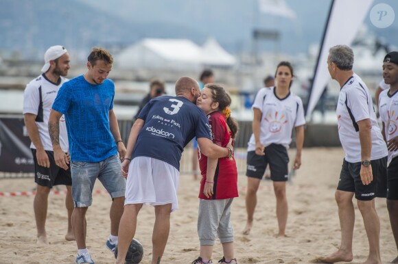 François Feldman, Eric Bauthéac, Gregory Berben lors du match de gala du 2e Beach Soccer à Cannes au profit de l'association Sourire et Partage, sur la plage Macé le 1er juin 2016