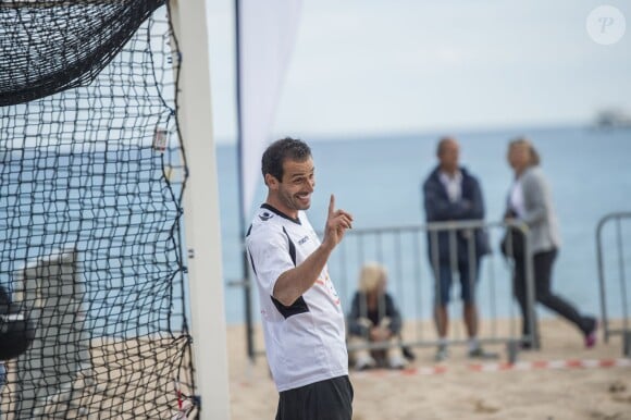 Ludovic Giuly lors du match de gala du 2e Beach Soccer à Cannes au profit de l'association Sourire et Partage, sur la plage Macé le 1er juin 2016