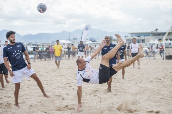 Jan Koller lors du match de gala du 2e Beach Soccer à Cannes au profit de l'association Sourire et Partage, sur la plage Macé le 1er juin 2016