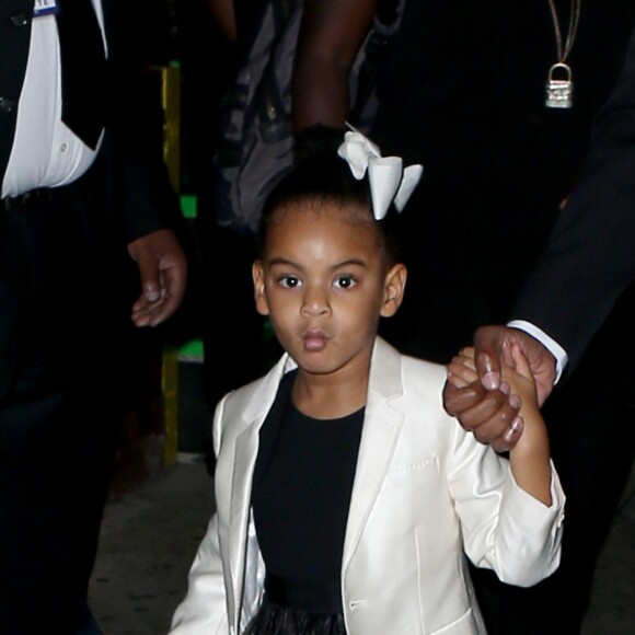 Blue Ivy et Jay Z arrivent à l'Hammerstein Ballroom pour assister aux CFDA Fashion Awards 2016. New York, le 6 juin 2016.