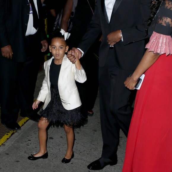 Blue Ivy et Jay Z arrivent à l'Hammerstein Ballroom pour assister aux CFDA Fashion Awards 2016. New York, le 6 juin 2016.