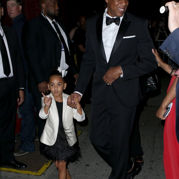 Blue Ivy et Jay Z arrivent à l'Hammerstein Ballroom pour assister aux CFDA Fashion Awards 2016. New York, le 6 juin 2016.