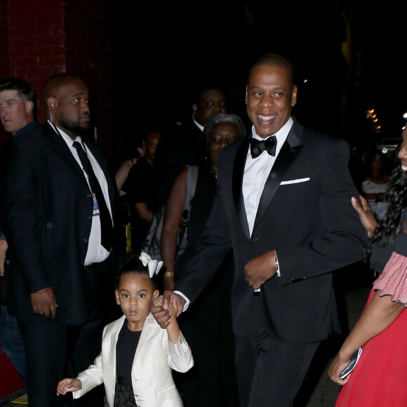 Blue Ivy et Jay Z arrivent à l'Hammerstein Ballroom pour les CFDA Fashion Awards 2016. New York, le 6 juin 2016.