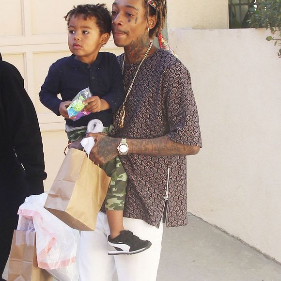 Amber Rose et son mari Wiz Khalifa emmènent leur fils Sebastian jouer au parc à Los Angeles, le 16 décembre 2015