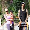 Amber Rose et son mari Wiz Khalifa promenent leur fils Sebastian a Los Angeles le 28 janvier 2014.