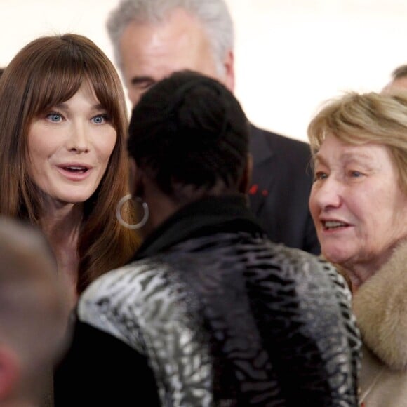 CARLA BRUNI SARKOZY ET SA MERE MARISA BRUNI TEDESCHI (BORINI) - A L'HOTEL MARIGNY A PARIS LE 01/12/10