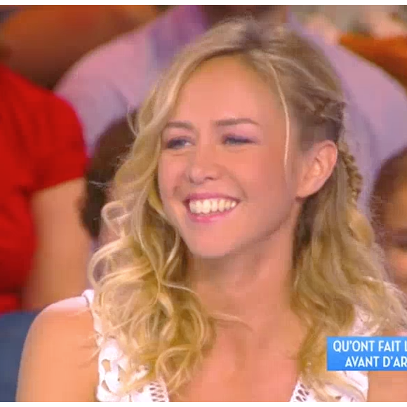 Enora Malagré fait des confidences coquines dans "Touche pas à mon poste" sur D8. Le 8 juin 2016.