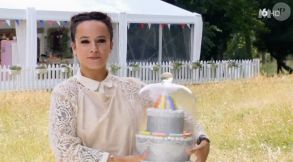 Alizée gagnante du concours "Le Meilleur pâtissier" spécial célébrités sur M6. Le 8 juin 2016.