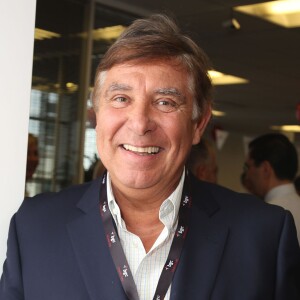 Charity Day BGC 2014 - Jean-Pierre Foucault - Courtier d'un jour pour encourager les clients à passer ce jour là le maximum d'ordres dans la salle des marchés d'Aurel BGC Rue Vivienne à Paris. Le 11 septembre 2014