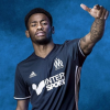 Georges-Kevin Nkoudou avec le nouveau maillot extérieur de l'OM pour 2017, par Adidas. Le footballeur est devenu papa le 10 juin 2016 - jour du début de l'Euro.