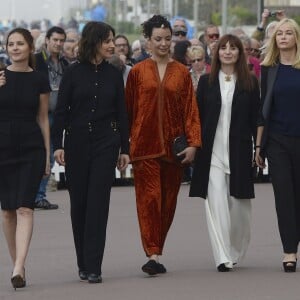 Virginie Ledoyen, Juliette Binoche, Loubna Abidar, Ariane Ascaride et Emmanuelle Béart (présidente du jury) - Ouverture du 30ème Festival du Film de Cabourg en France le 8 juin 2016.