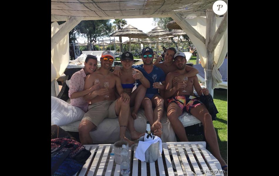 Flavia Pennetta et Fabio Fognini avec leurs proches à la ...