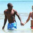 Exclusif - Rio Mavuba et sa femme Elodie en vacances au Lavandou le 10 juillet 2014.