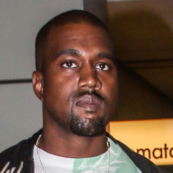 Kim Kardashian et son mari Kanye West arrivent à l'aéroport de Roissy-Charles-de-Gaulle, puis vont déjeuner au restaurant "L'Avenue" à Paris, le 13 juin 2016.