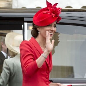 Kate Middleton, duchesse de Cambridge, et Camilla Parker Bowles, duchesse de Cornouailles, lors de leur arrivée à la chapelle Saint George au château de Windsor pour les cérémonies de l'Ordre de la Jarretière, le 13 juin 2016.