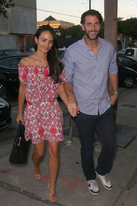 Jordana Brewster et son mari Andrew Form arrivent au restaurant Craig à West Hollywood. Le 15 août 2015 ©