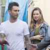 Adam Levine, chanteur de Maroon 5, et sa femme Behati Prinsloo, enceinte de 5 mois, vont dîner au restaurant Craig à West Hollywood le 3 mai 2016.
