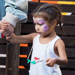 Kim Kardashian et sa soeur Kourtney Kardashian ont emmené leurs enfants North West, Mason Disick, Reign Disick et Penelope Disick à un anniversaire à Studio City, le 14 mai 2016