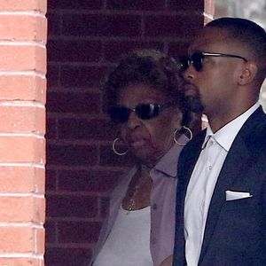 Cissy Houston arrive à l'enterrement de sa petite fille Bobbi Kristina Brown au "Murray Brothers Funeral Home " à Atlanta, le 31 juillet 2015
