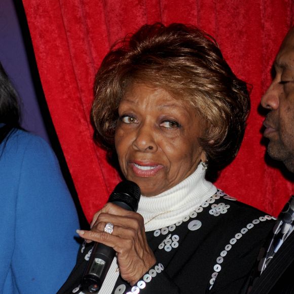 Cissy Houston - Le musee "Madame Tussaud" dévoile quatre statues de cire a l'effigie de Whitney Houston, a New York, le 7 fevrier 2013.