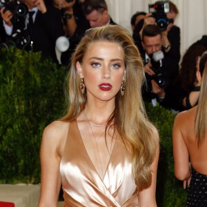 Amber Heard (robe Ralph Lauren) à la Soirée Costume Institute Benefit Gala 2016 (Met Ball) sur le thème de "Manus x Machina" au Metropolitan Museum of Art à New York, le 2 mai 2016. © Charles Guerin/Bestimage P