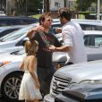 Peter Facinelli avec sa fille Fiona et le nouveau mari de son ex-femme (Jennie Garth), Dave Abrams, reviennent d'un déjeuner tous ensemble et semblent très bien s'entendre. Los Angeles, le 15 juin 2016.