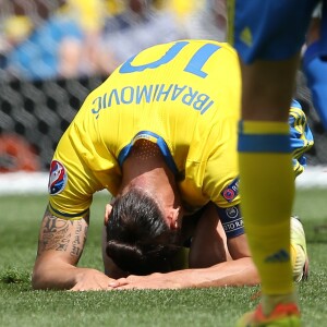 Zlatan Ibrahimovic à terre lors du match Italie - Suède cau Stadium de Toulouse. Toulouse, le 17 juin 2016. © Cyril Moreau/Bestimage