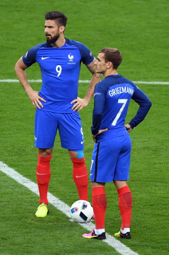 Olivier Giroud et Antoine Griezmann - France - Roumanie au Stade de France. Le 10 juin 2016.