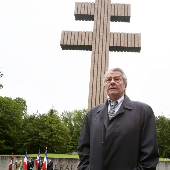 Alain Delon participe aux commémorations du 76e anniversaire de l'Appel du 18 juin prononcé par le Général de Gaulle en 1940 à Colombey-les-deux-Eglises, le 18 Juin 2016. © Dominique Jacovides/Bestimage French