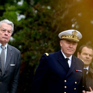 Alain Delon participe aux commémorations du 76e anniversaire de l'Appel du 18 juin prononcé par le Général de Gaulle en 1940 à Colombey-les-deux-Eglises, le 18 Juin 2016. © Dominique Jacovides/Bestimage French