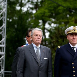 Alain Delon participe aux commémorations du 76e anniversaire de l'Appel du 18 juin prononcé par le Général de Gaulle en 1940 à Colombey-les-deux-Eglises, le 18 Juin 2016. © Dominique Jacovides/Bestimage French