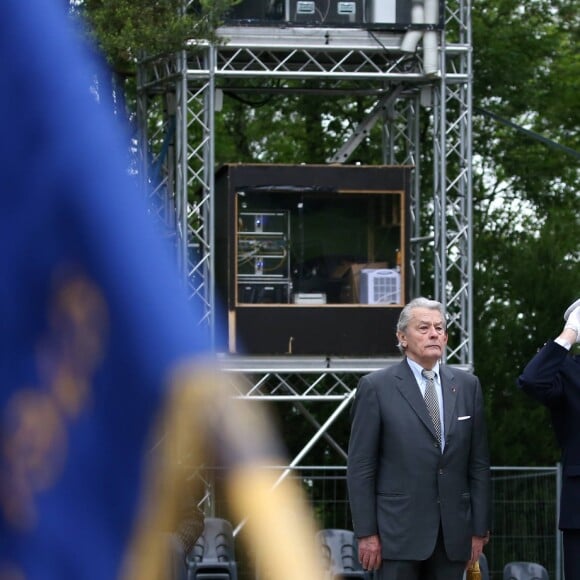 Alain Delon participe aux commémorations du 76e anniversaire de l'Appel du 18 juin prononcé par le Général de Gaulle en 1940 à Colombey-les-deux-Eglises, le 18 Juin 2016. © Dominique Jacovides/Bestimage French