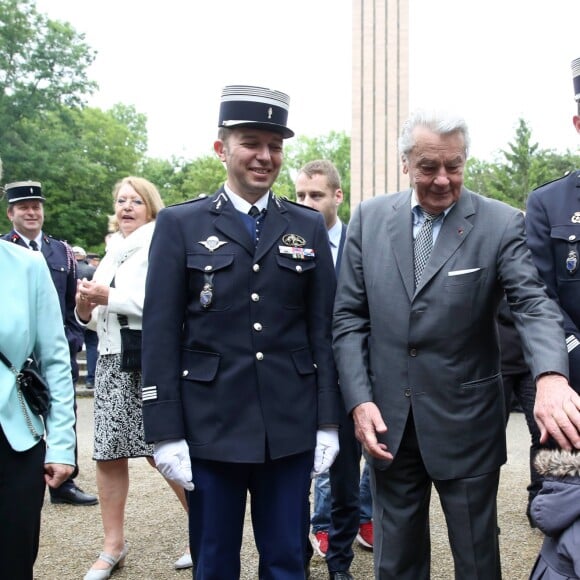 Alain Delon participe aux commémorations du 76e anniversaire de l'Appel du 18 juin prononcé par le Général de Gaulle en 1940 à Colombey-les-deux-Eglises, le 18 Juin 2016. © Dominique Jacovides/Bestimage French