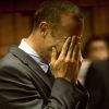 Oscar Pistorius dans la salle d'audience du tribunal de Pretoria en Afrique du sud le 15 fevrier 2013.