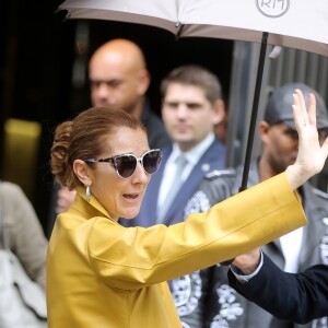 Céline Dion quitte son hôtel à Paris le 21 juin 2016.