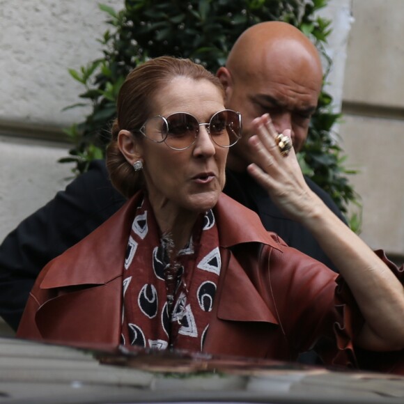Céline Dion quitte le Royal Monceau pour prendre un jet privé au Bourget pour Anvers où elle doit donner 2 concerts - Paris le 19 juin 2016